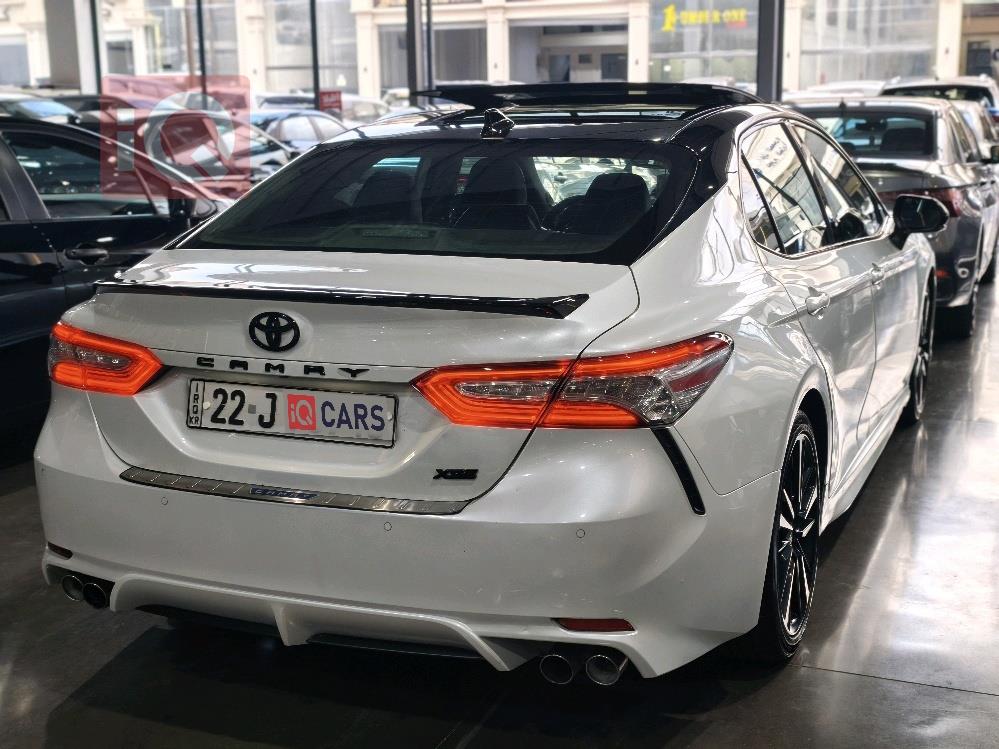 تۆیۆتا کامری